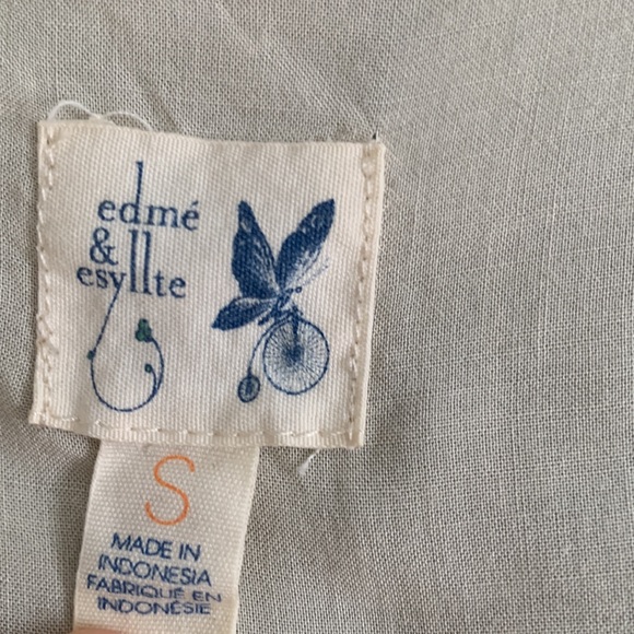 Anthropologie Gathered Sleeve Button Detail Blouse - Picture 6 of 11